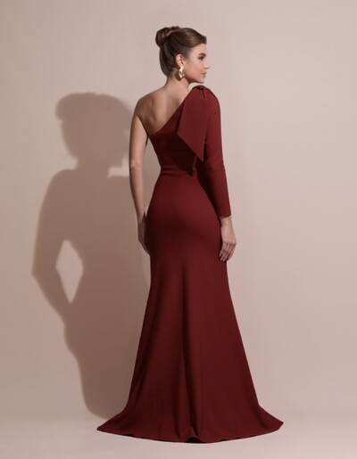 FotoVestido de Festa com Laço de Um Ombro em Alfaiataria Fenda Marsala