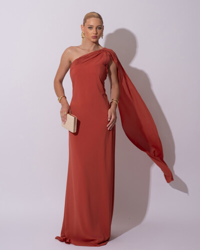 Foto Vestido de Festa Longo Crepe Chiffon Um Ombro Só Drapeado Lenço Fixo Terracota