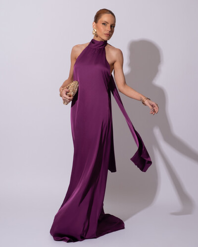 Foto Vestido de Festa Gola Alta com Decote nas Costas Acetinado Roxo