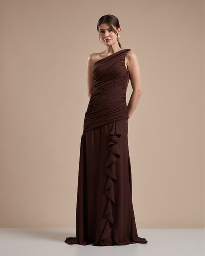 Foto Vestido de Festa Longo Crepe Chiffon Um Ombro Só Drapeado com Babado Cascata Marrom