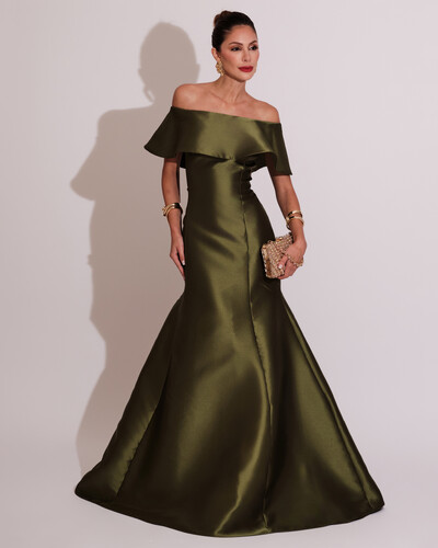 Foto Vestido de Festa Longo Ombro a Ombro Zibeline com Babado Verde Oliva