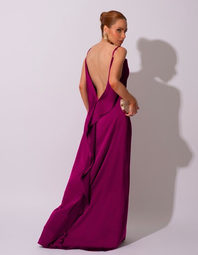 FotoVestido de Festa Longo Cetim Decote Degagê e Fenda Beterraba