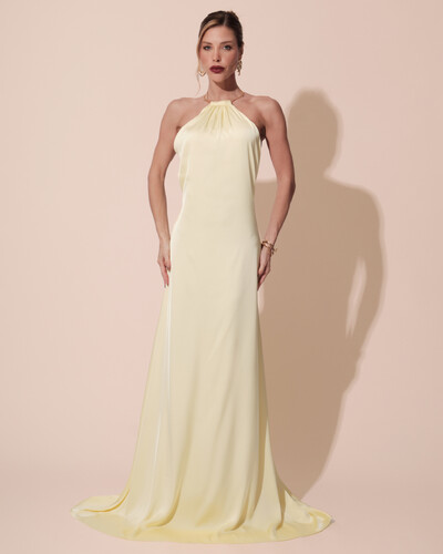 Foto Vestido de Festa Longo Cetim Fluido com Argola Frente Única Amarelo Manteiga