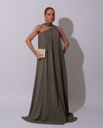 Foto Vestido de Festa Longo Crepe Fluido um Ombro Só com Lenço Verde Oliva
