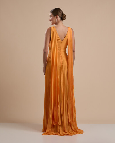 FotoVestido de Festa Longo Crepe Chiffon Plissado com Lenço nas Alças Laranja Manga