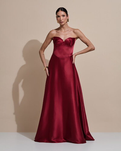 Foto Vestido de Festa Longo Tomara que Caia Decote Coração Cetim Cruzado Costas Marsala