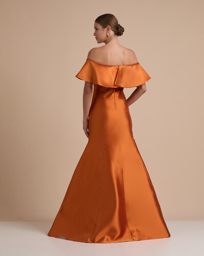 FotoVestido de Festa Longo Zibeline Ombro a Ombro com Babado Terracota