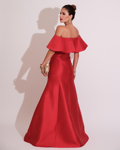 FotoVestido de Festa Longo Ombro a Ombro Zibeline com Babado Vermelho