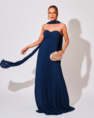 Foto Vestido de Festa Longo Tomara que Caia Plissado com Lenço Azul Marinho