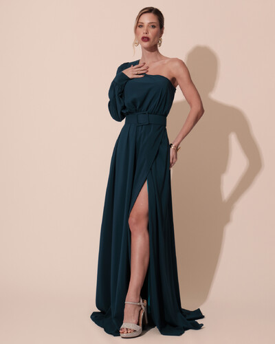 Foto Vestido de Festa Longo um Ombro Só Manga Longa com Cinto Verde