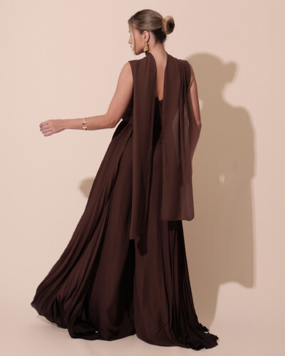 FotoMacacão de Festa Longo Crepe Pantalona Plissado e Lenço Marrom