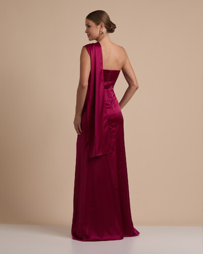 FotoVestido de Festa Longo Cetim Alfaiataria Tomara que Caia com Faixa Lenço Beterraba