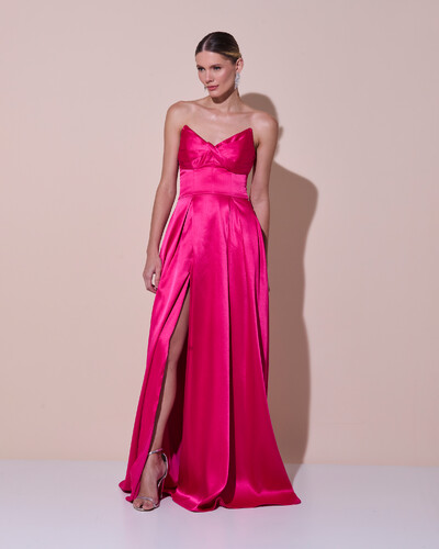 Foto Vestido de Festa Longo Tomara que Caia Cetim Decote Coração Fenda Pink