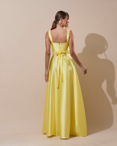 FotoVestido de Festa Longo Zibeline com Fenda e Faixa Amarelo Manteiga