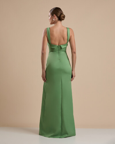 FotoVestido de Festa Longo Alfaiataria Decote Coração com Alças e Fenda Verde Matcha