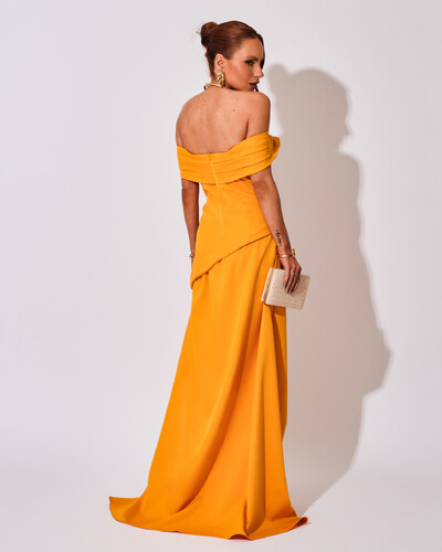 FotoVestido de Festa Longo Alfaiataria Ombro a Ombro Drapeado com Fenda Laranja manga