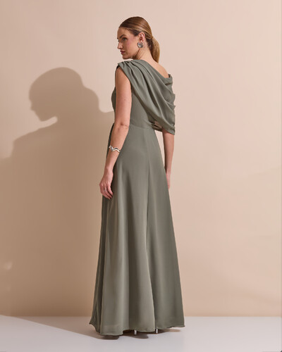 Foto Vestido de Festa Longo Um Ombro Só Crepe Chiffon Capa Drapeado Verde Oliva