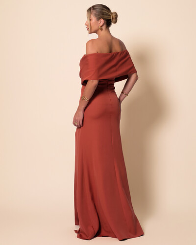 FotoVestido de Festa Longo Alfaiataria Ombro a Ombro Laço e Fenda Terracota