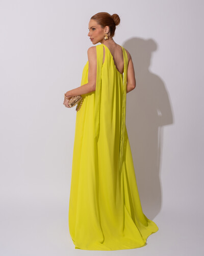 FotoVestido de Festa Longo Crepe Fluido um Ombro Só com Lenço Verde Lima