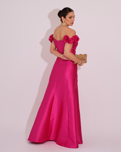 FotoVestido Longo de Festa Zibeline Ombro a Ombro com Flores e Fenda Pink