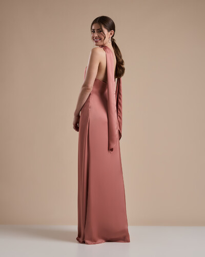FotoVestido de Festa Longo em Cetim Fluido um Ombro Só com Lenço Rosa Blush