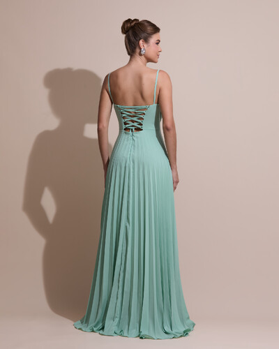 FotoVestido de Festa Longo Crepe Chiffon Plissado Trançado e Lenço Verde Menta