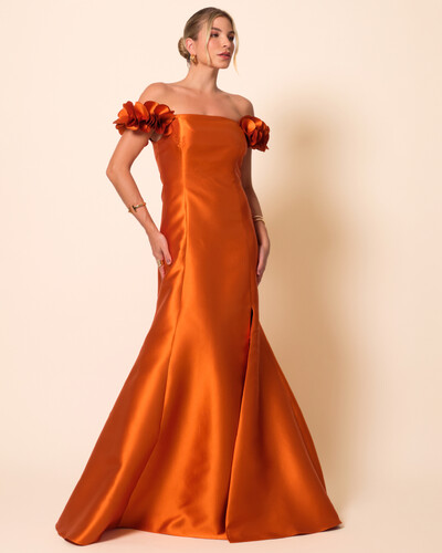 Foto Vestido Longo de Festa Zibeline Ombro a Ombro com Flores e Fenda Terracota