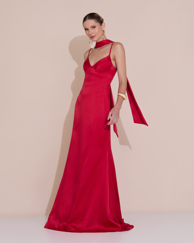Foto Vestido de Festa Longo Decote Coração Cetim Alfaiataria Trançado Costas Lenço Vermelho