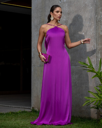 Foto Vestido Longo de Cetim com Decote Triangular e Amarração nas Costas Degagê Fúcsia