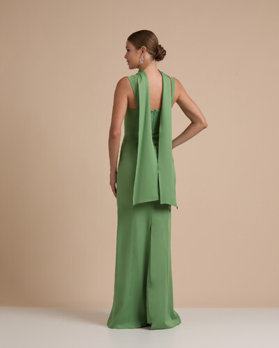 FotoVestido de Festa Longo Alfaiataria Alça Larga e Lenço Verde Matcha