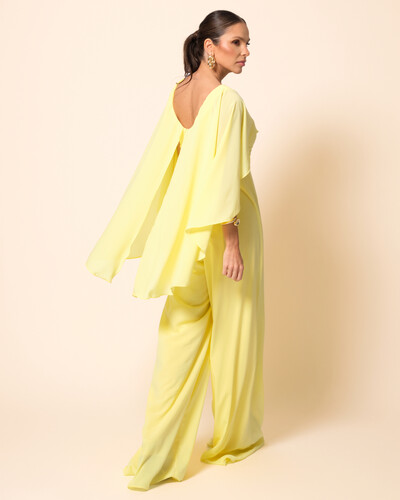 FotoMacacão de Festa Longo Crepe Chiffon com Capa Amarelo Manteiga