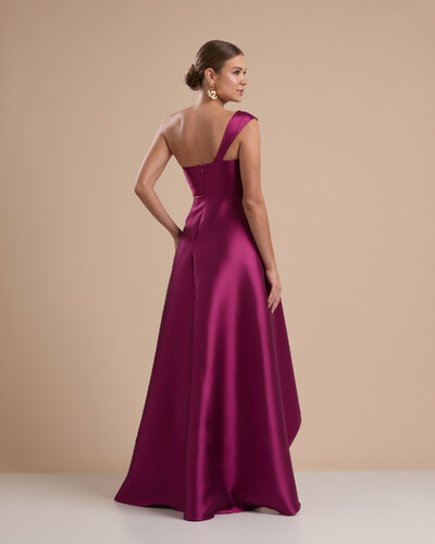 FotoVestido de Festa Longo Zibeline um Ombro Só Mullet Fúcsia Beterraba