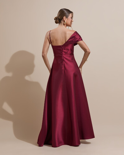 FotoVestido de Festa longo Faixa Ombro e Fenda Zibeline Marsala Escuro