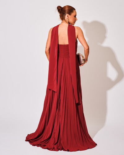 FotoVestido de Festa Longo Tomara que Caia Plissado com Lenço Marsala Escuro