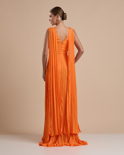 FotoVestido de Festa Longo Crepe Chiffon Plissado com Lenço nas Alças Laranja