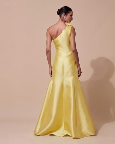 Foto Vestido de Festa Longo Zibeline um Ombro Só Flor Removível Saia Sereia Amarelo Manteiga