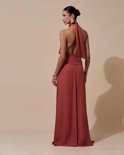 Foto Vestido de Festa Longo Frente Única Busto Blousê Crepe Chiffon Drapeado Terracota