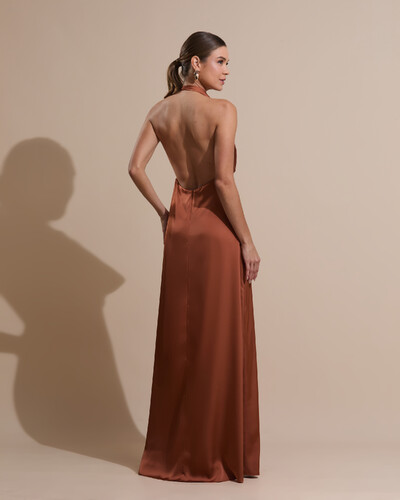Foto Vestido de Festa Longo Frente Única Degagê Cetim Fluido Mocha Mousse