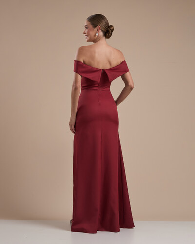 FotoVestido de Festa Longo Ombro a Ombro com Fenda em Alfaiataria Marsala Escuro