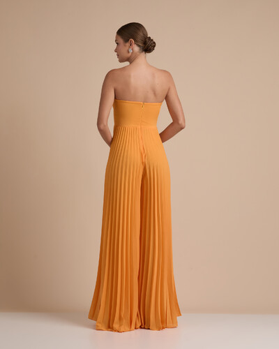 FotoMacacão de Festa Longo Crepe Chiffon Tomara que Caia Plissado com Lenço Laranja Manga