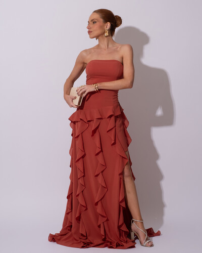 Foto Vestido de festa Longo Tomara que Caia Crepe Chiffon com Bababos Cascata e Fenda Terracota