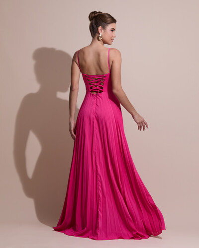 FotoVestido de Festa Longo Crepe Drapeado com Saia Plissada e Lenço Pink New