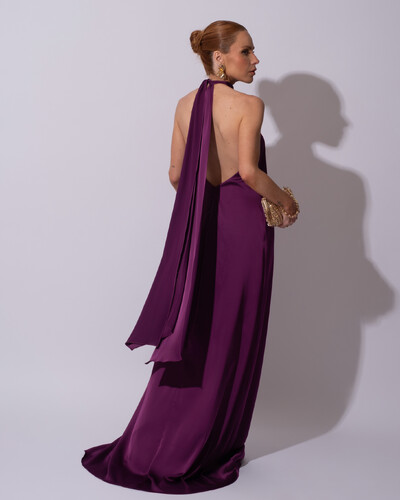 FotoVestido de Festa Gola Alta com Decote nas Costas Acetinado Roxo
