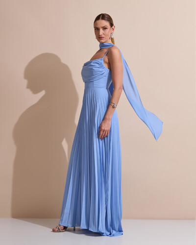 Foto Vestido de Festa Longo Crepe Chiffon Plissado Trançado e Lenço Azul Atlantis