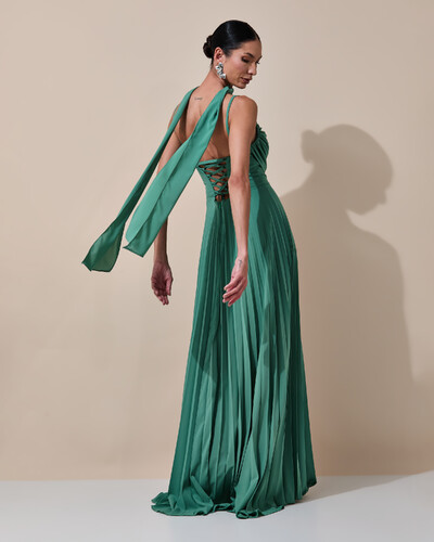 Foto Vestido de Festa Longo Crepe Chiffon Plissado Trançado e Lenço Verde Matcha Escuro