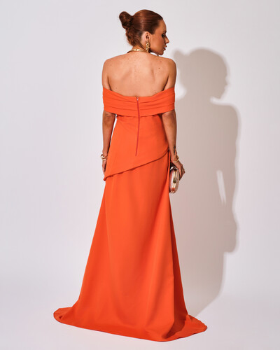 FotoVestido de Festa Longo Alfaiataria Ombro a Ombro Drapeado com Fenda Laranja