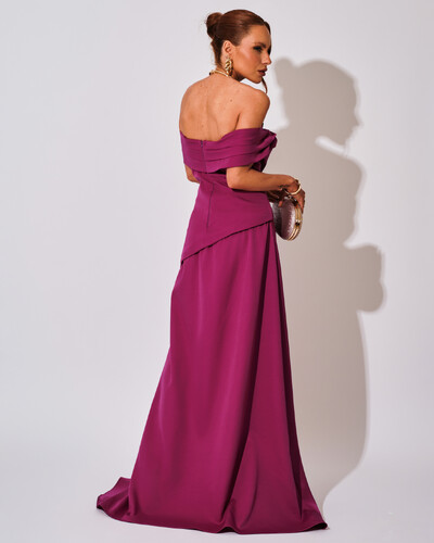 FotoVestido de Festa Longo Alfaiataria Ombro a Ombro Drapeado com Fenda Fúcsia Beterraba
