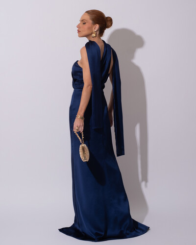 FotoVestido de Festa Longo Cetim Alfaiataria Tomara que Caia com Faixa Lenço Azul Marinho