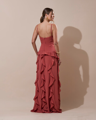 Foto Vestido de Festa Longo Decote V Crepe Chiffon Babados Cascata e Fenda Terracota
