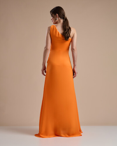 Foto Vestido de Festa Longo Crepe Chiffon Um Ombro Só Drapeado com Babado Cascata Laranja